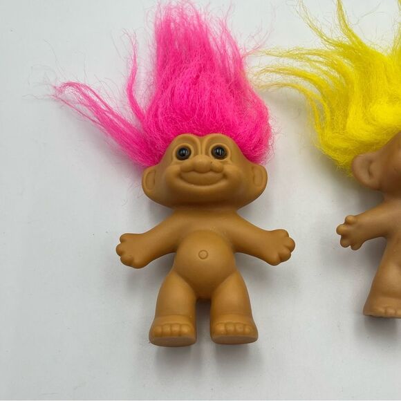 Vintage set of 2 1990s yellow and pink hair troll doll - Picture 3 of 8